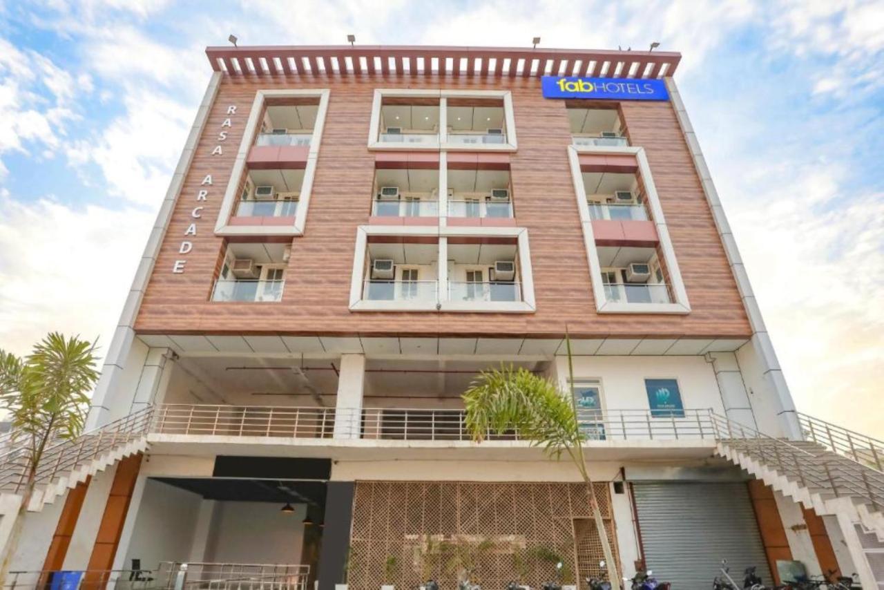 Hotel The Rasa At Vasundhara Ghaziabad Luaran gambar